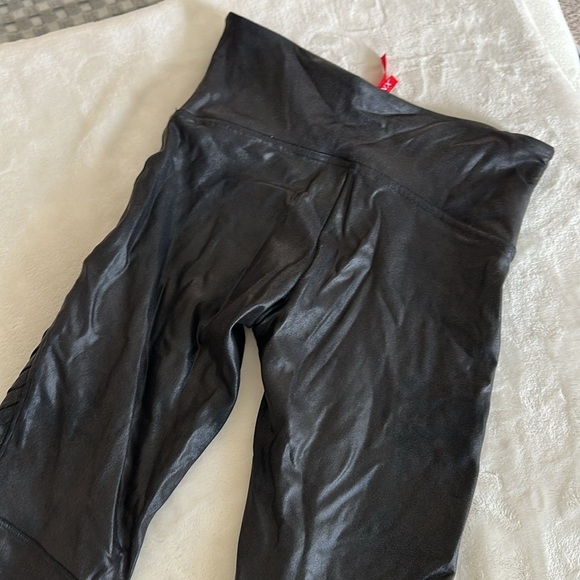 SPANX Shiny Black Leggings - Picture 7 of 10